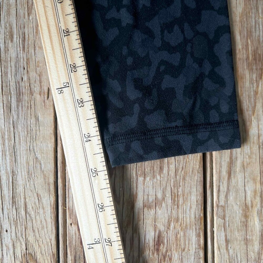 Lululemon Black Gray High-Rise 25" Camo Leggings Women's Size 2 - Picture 8 of 10